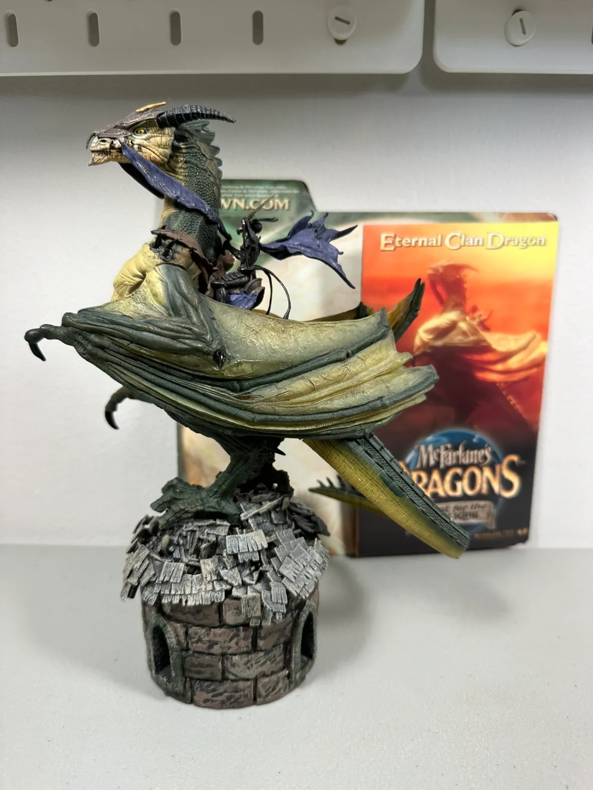 McFarlane's Dragons Eternal Clan Dragon thumbnail