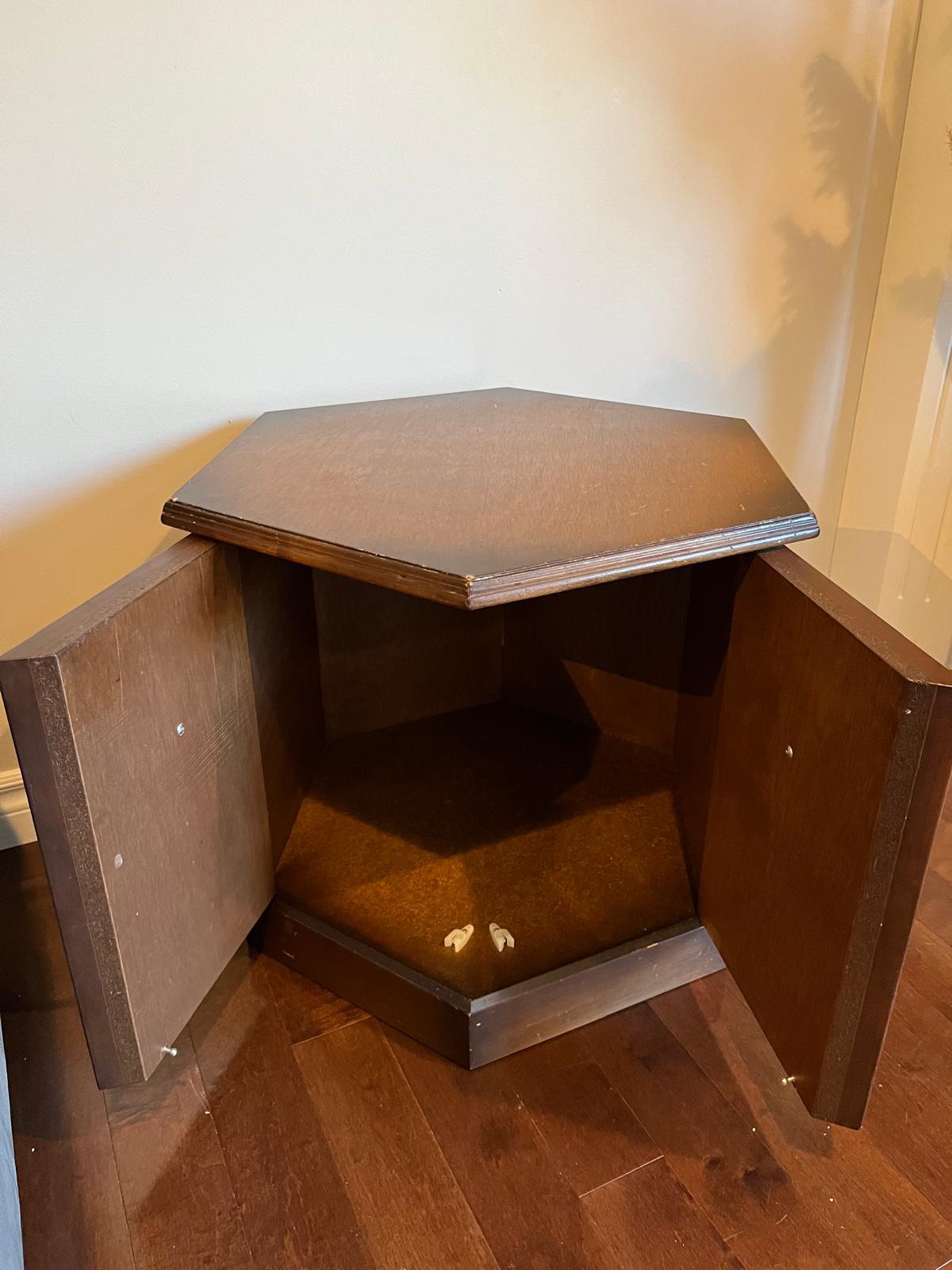 Octagonal End Table - photo 3