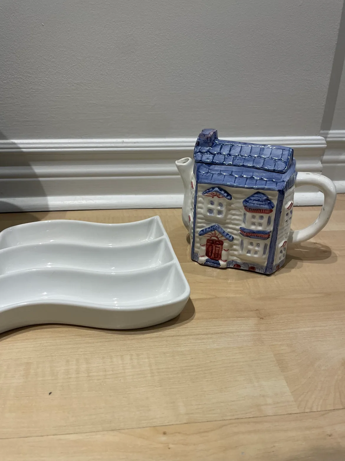 House Shaped Teapot and Serving Dish thumbnail