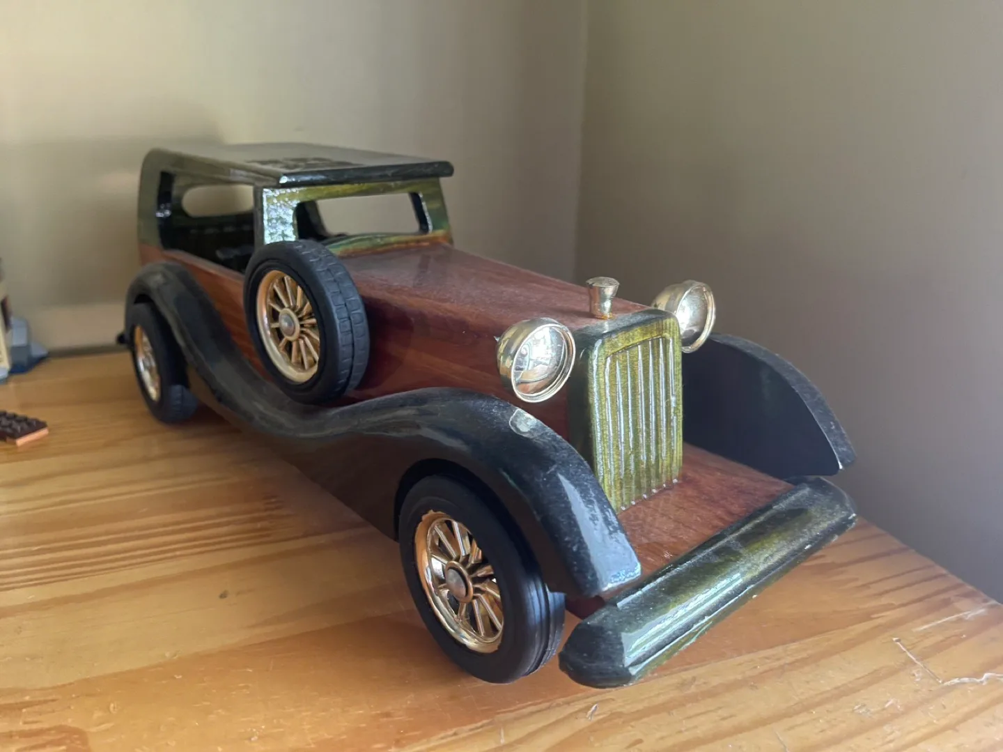 Big antique wooden car image indicator(2)
