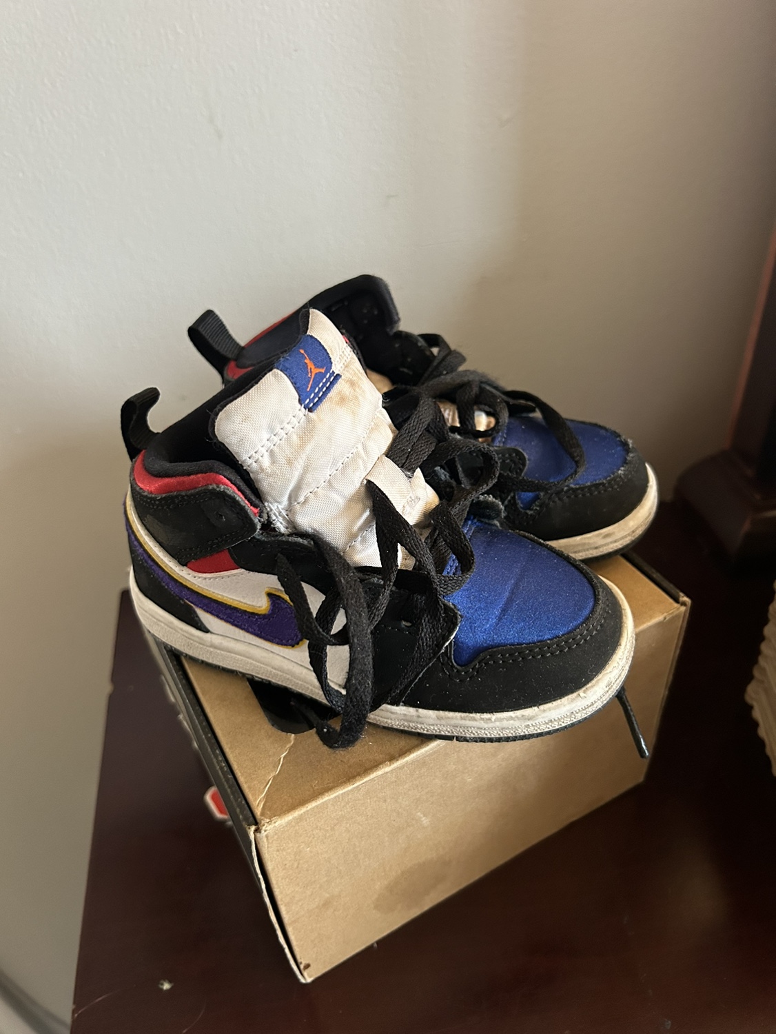 Air Jordan 1 Mid - photo 2