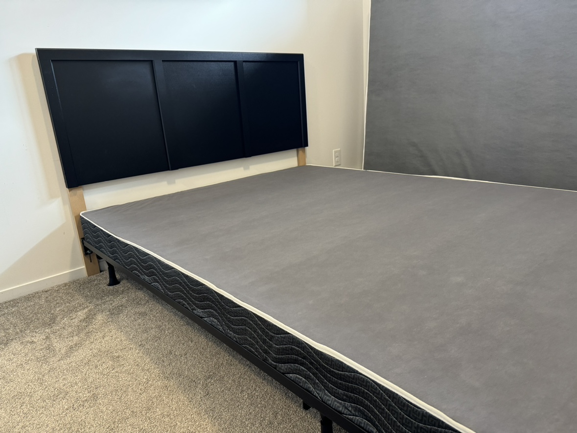 Queen-Sized Bed Frame with Headboard & mattress - photo 4