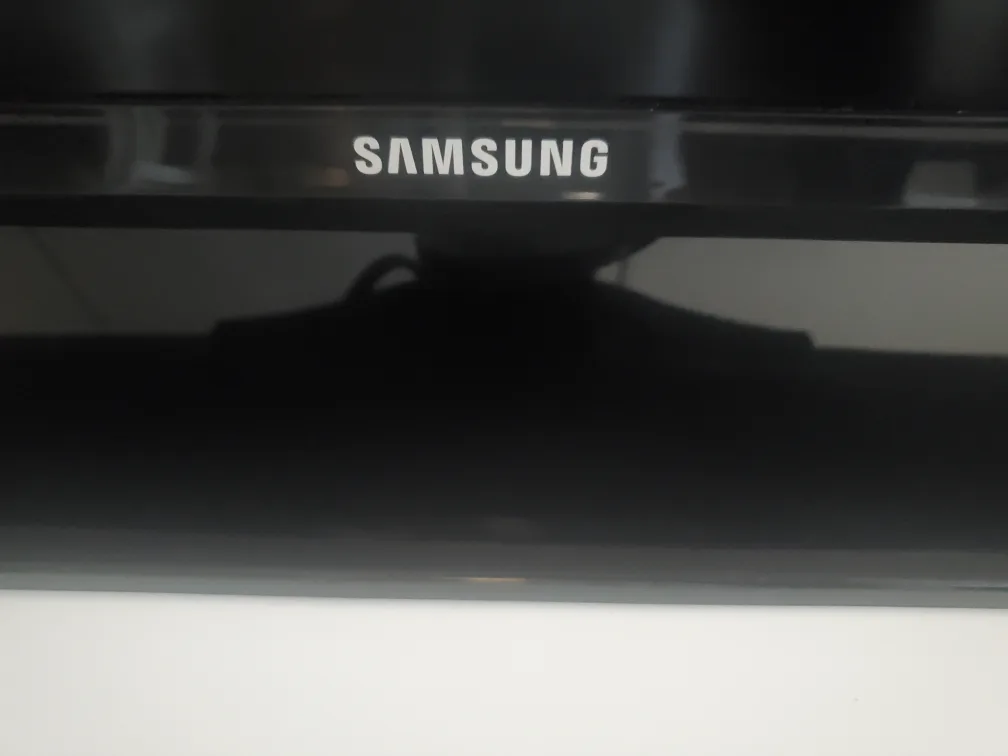 32" Samsung TV image indicator(2)