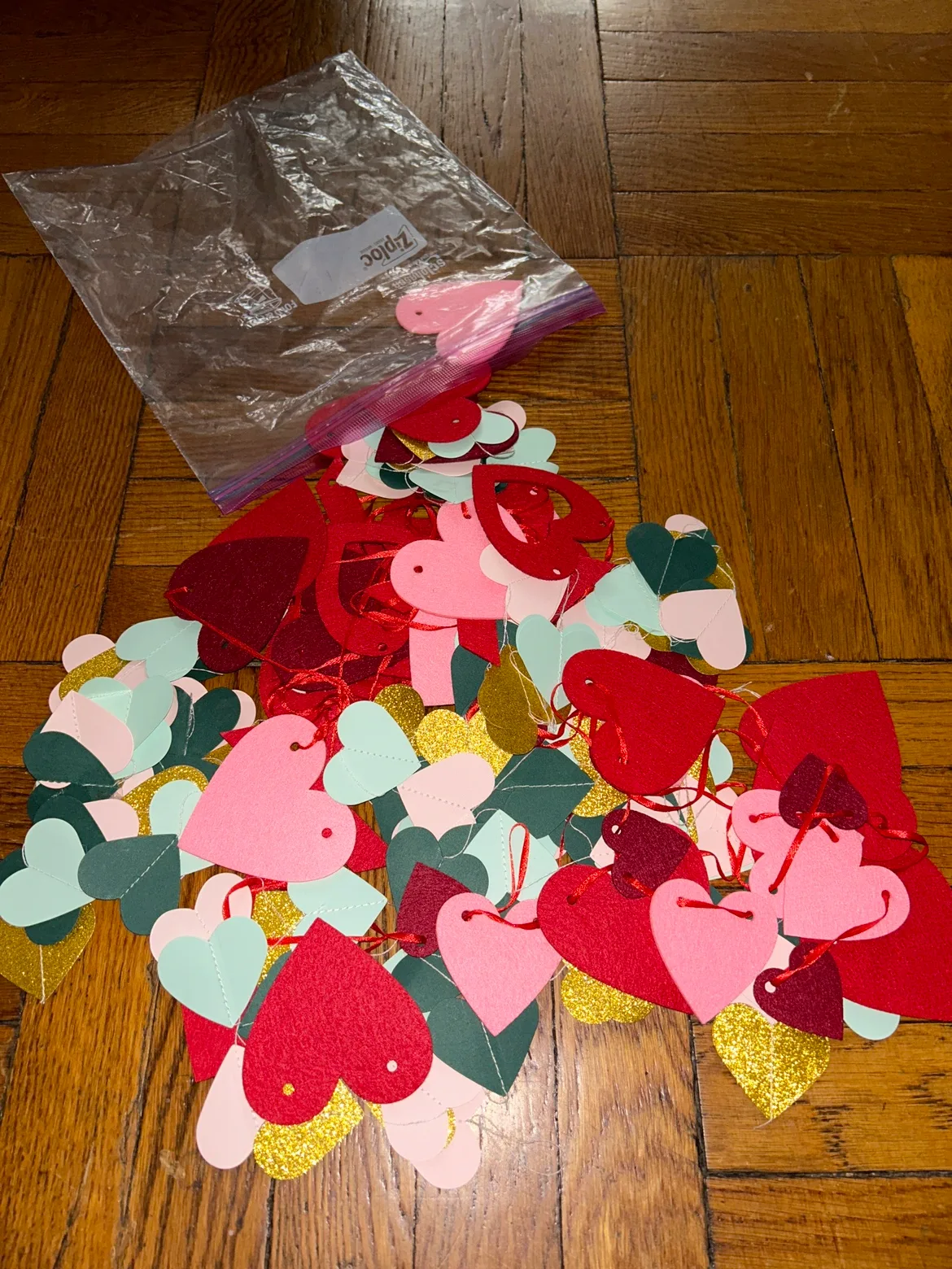 Lots of Felt Heart Garland thumbnail