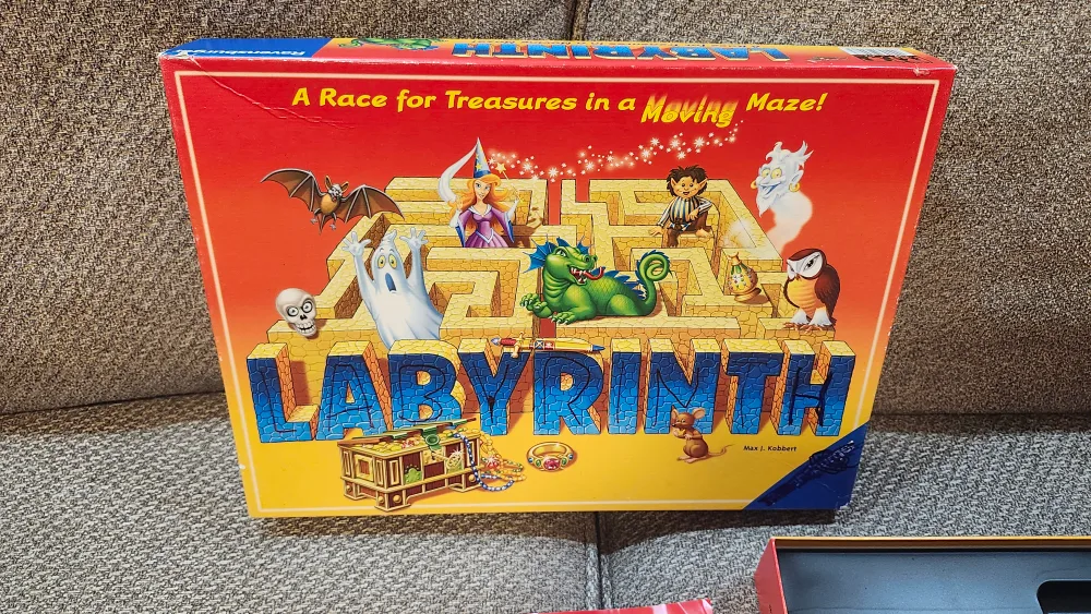 Labyrinth Game board game for kids and family thumbnail