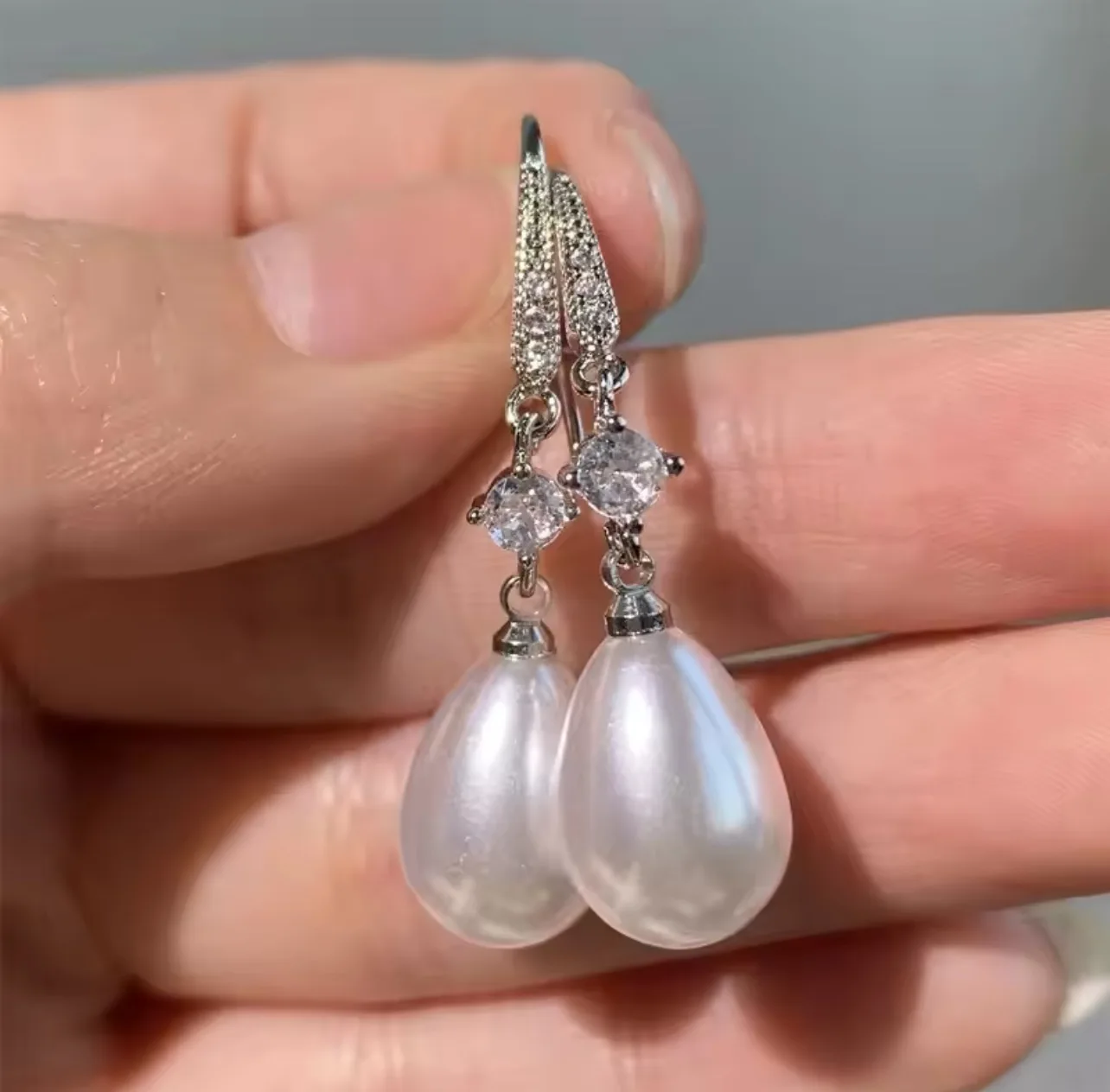 Pearl and Crystal Drop Earrings - Brand new image indicator(2)