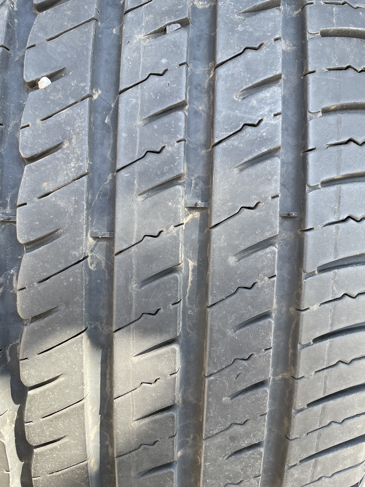 Set of 4 - 18" Michelin Primacy MXM4 Tires - photo 2