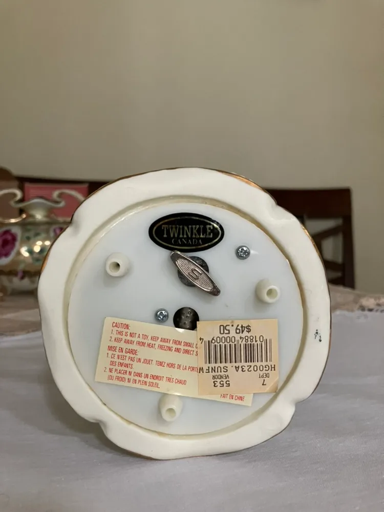 Twinkle Musical Snow Globe image indicator(2)