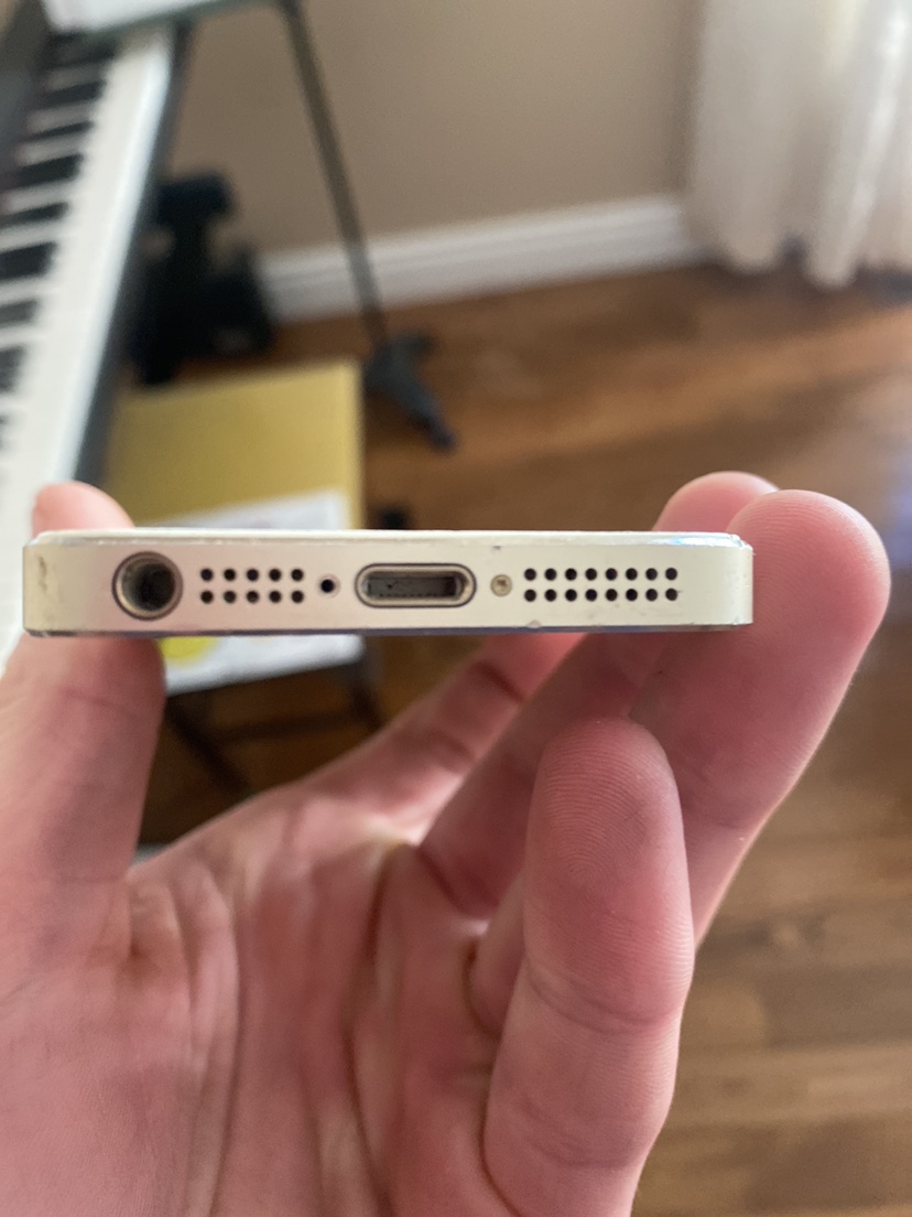 iPhone 5S Gold - photo 2
