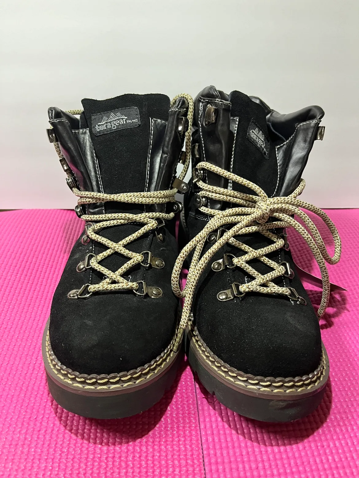 *New* Men’s Size 9 Black Leather Upper Hiking or Work Boots image indicator(2)