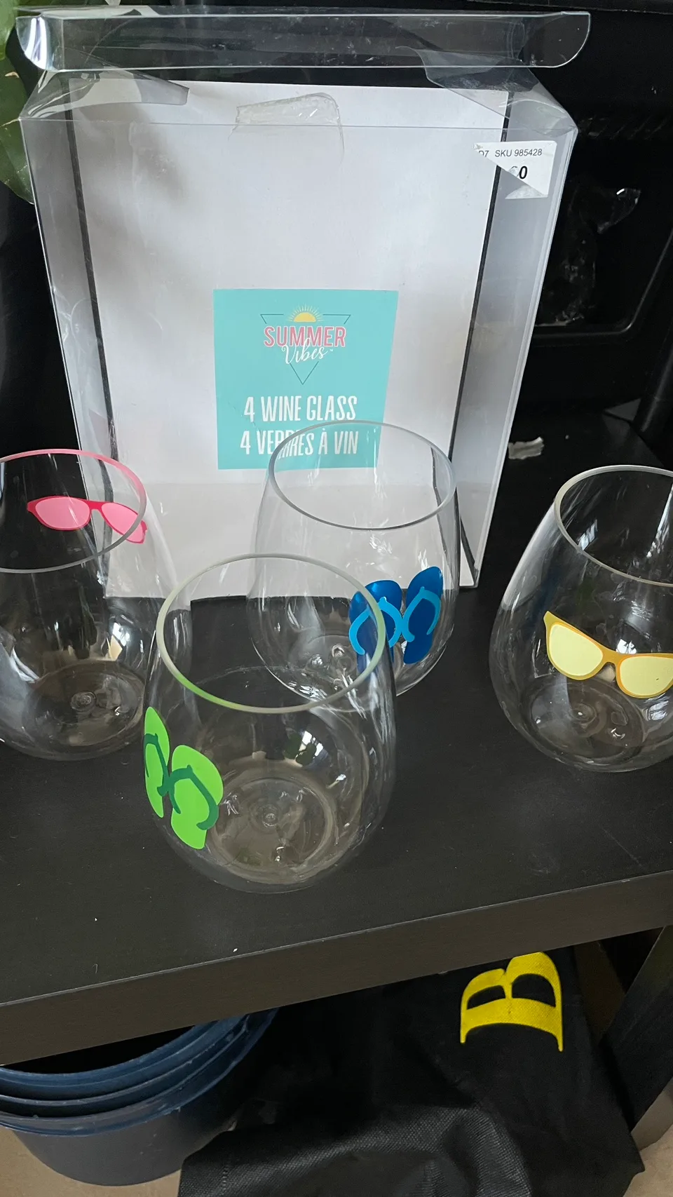 Summer plastic glasses and Vases thumbnail
