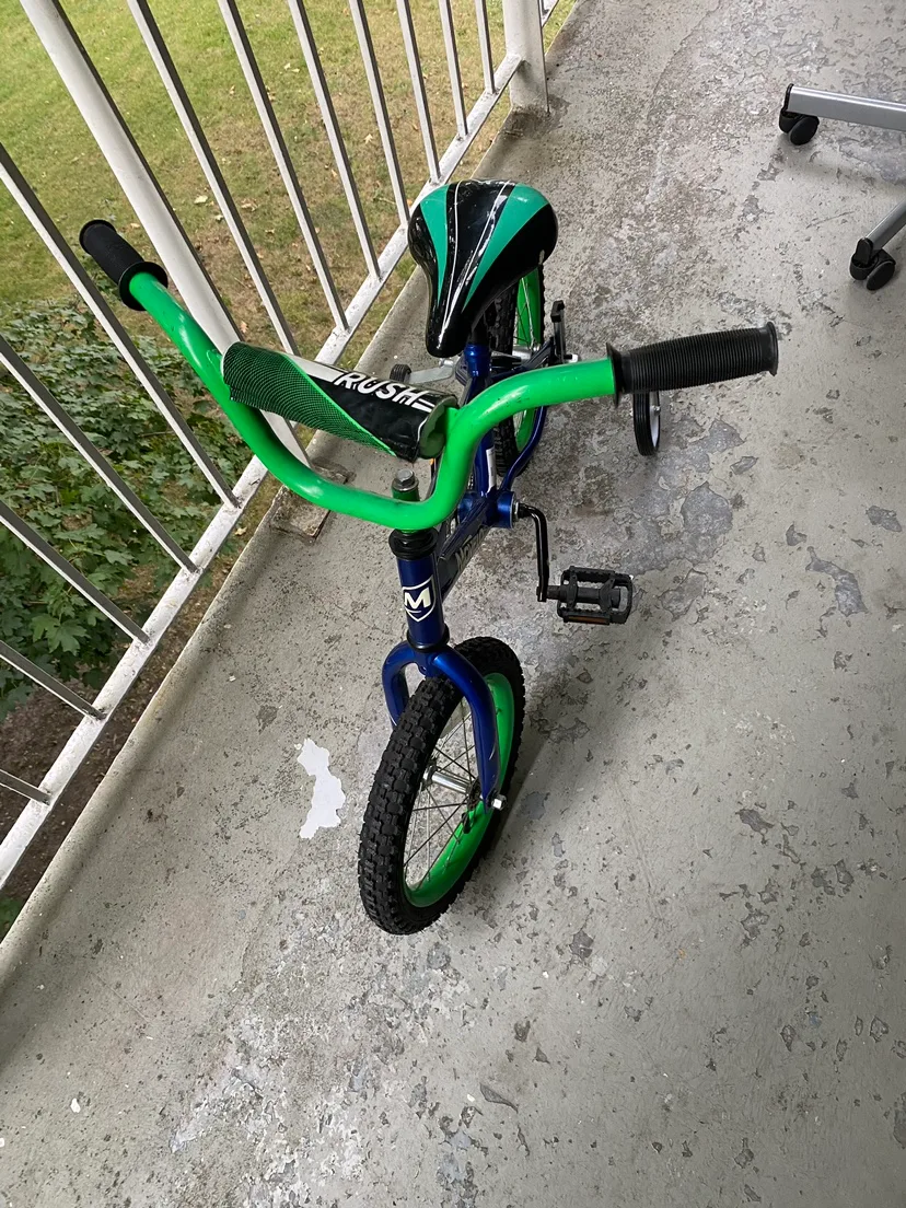 Kids Bike with Training Wheels image indicator(2)