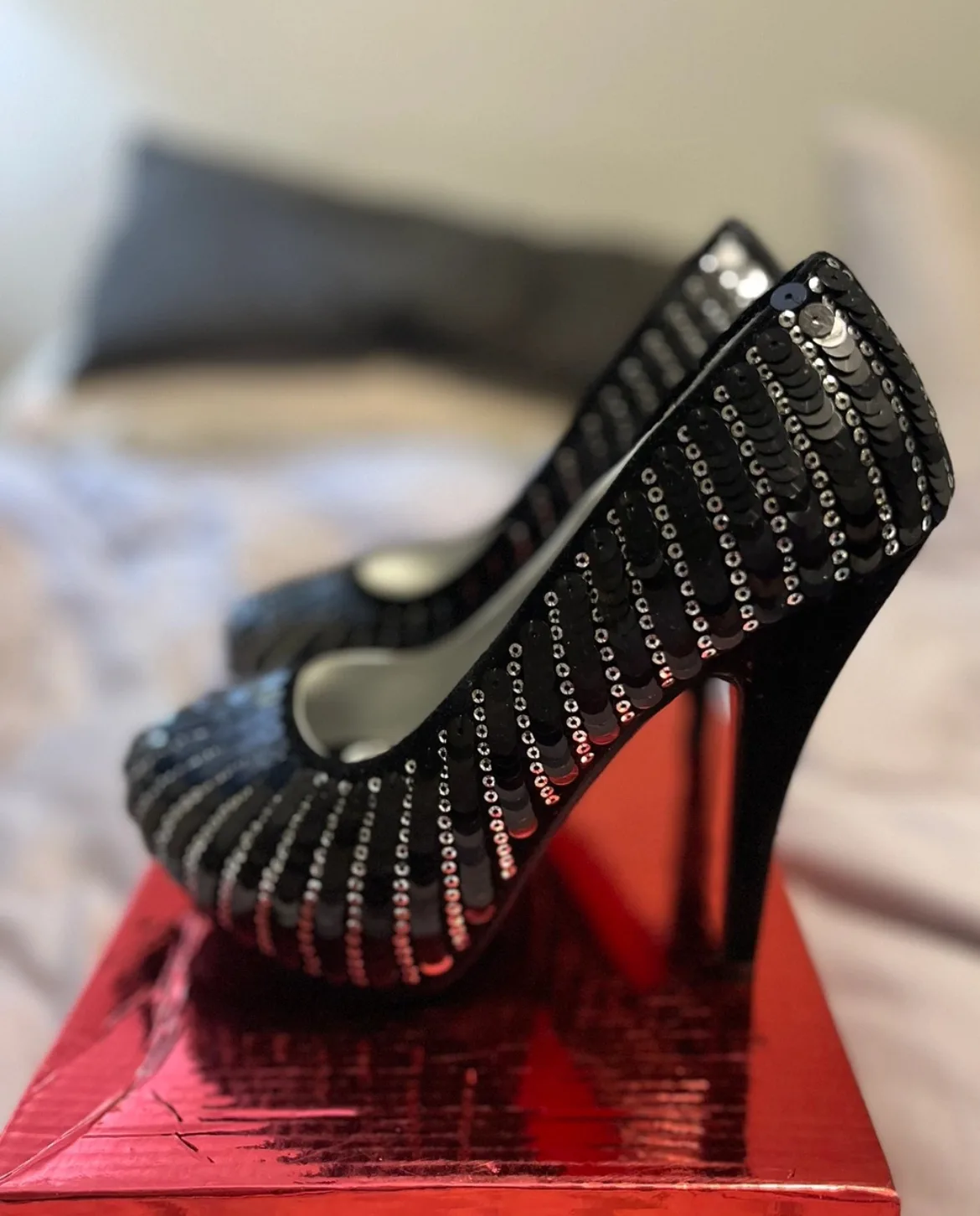 Black Sequin Heels image indicator(2)