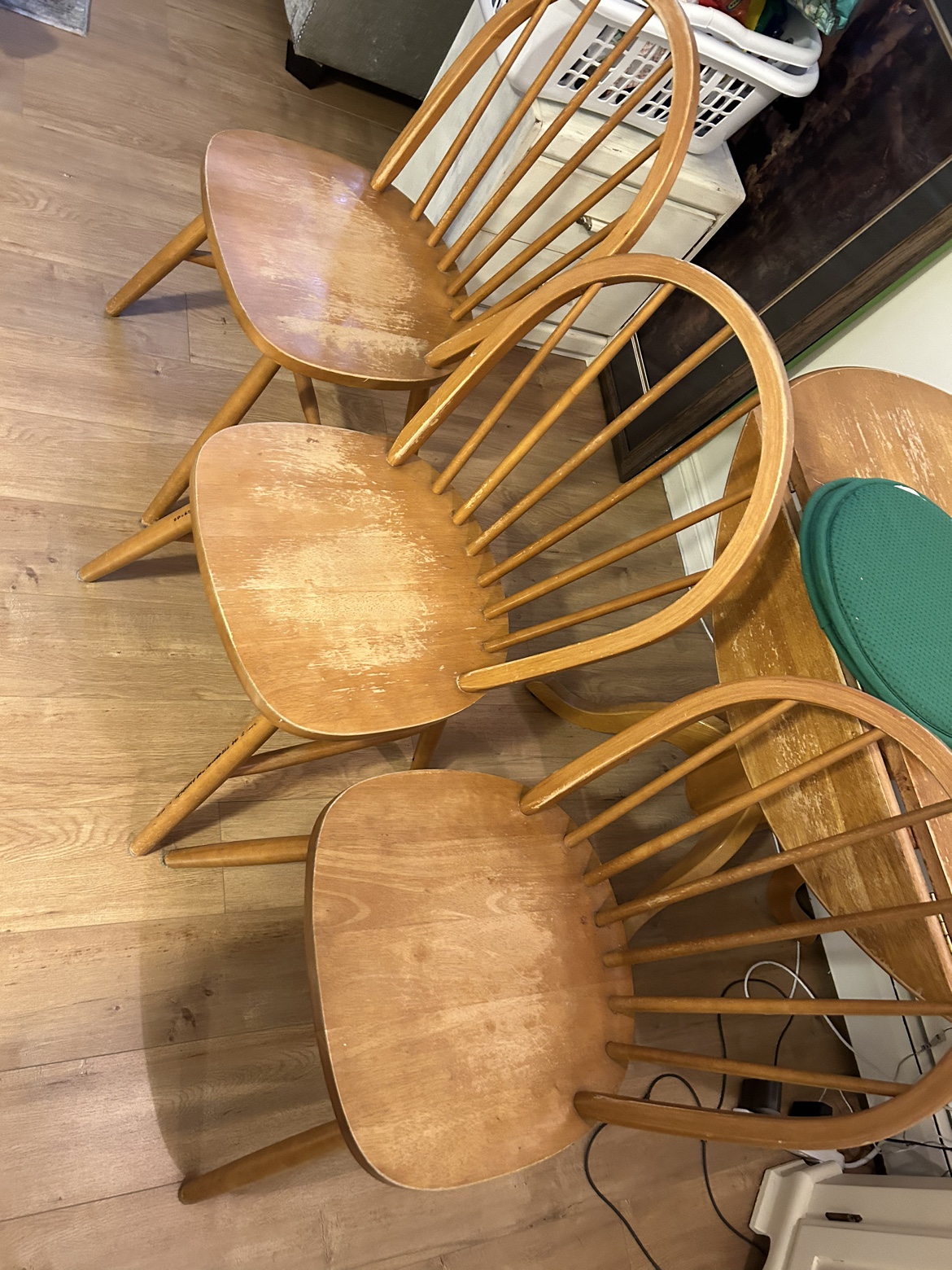 Round Table and 3 Chairs - photo 3