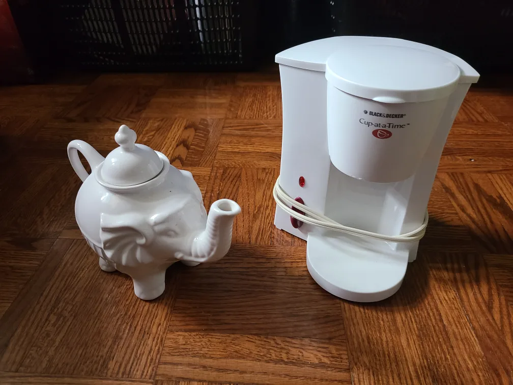Black & Decker cup  Coffee Maker bundle thumbnail