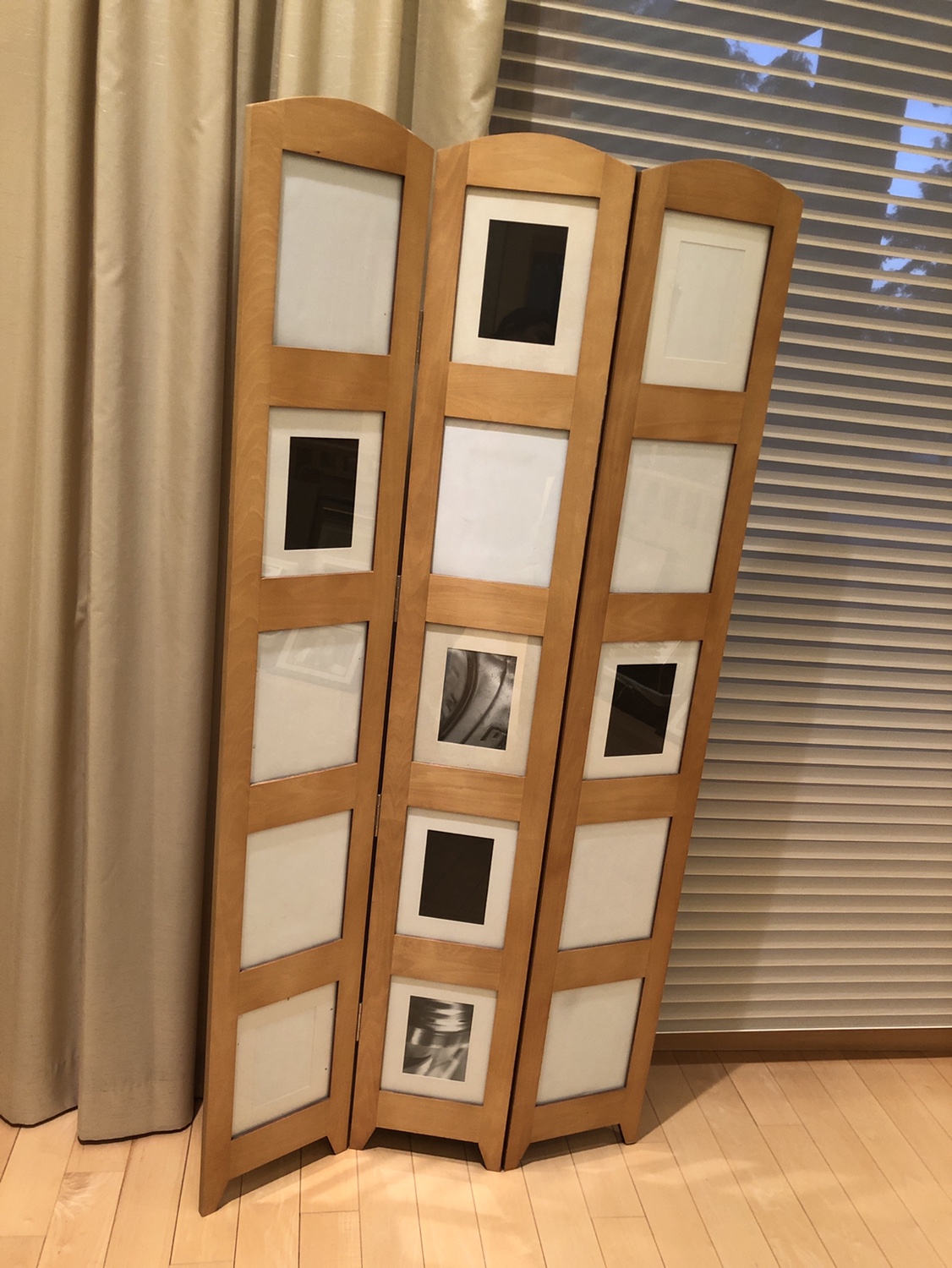 Three Panel Picture Frame Screen