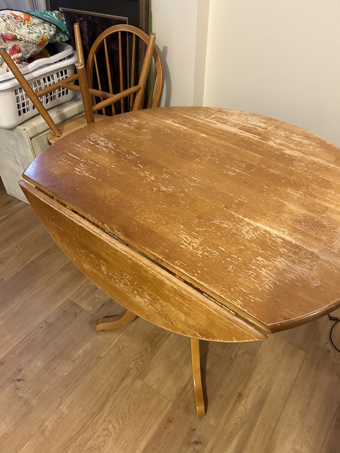 Round Table and 3 Chairs - photo 5