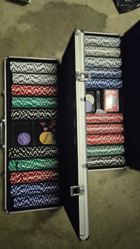 Poker Chips Set thumbnail