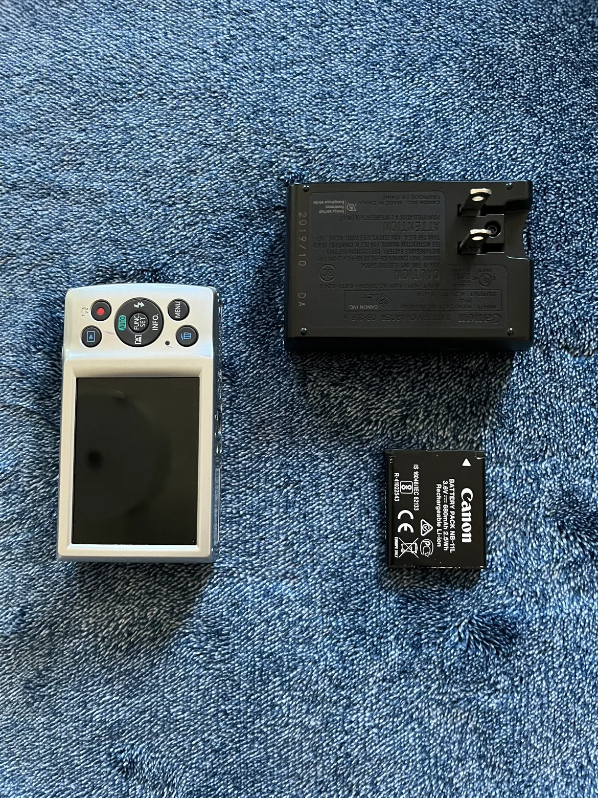 Canon PowerShot ELPH 180 Digital Camera thumbnail