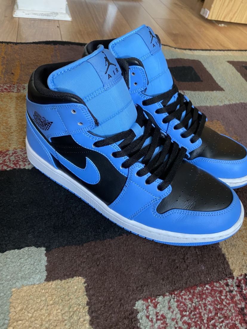 Air Jordan 1 Mid - photo 3