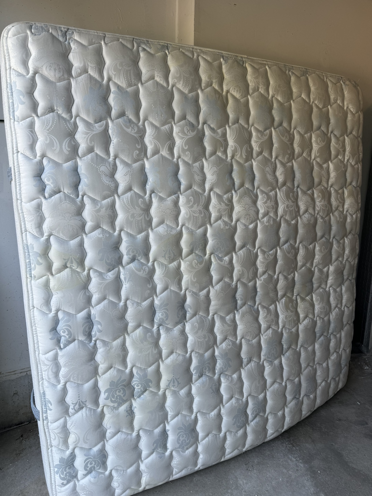 King size Mattress with box
