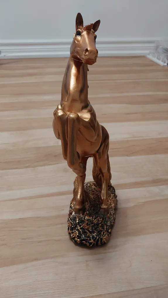 BNIB 1pc Elegant Gold Horse Figurine big size 😍 image indicator(6)