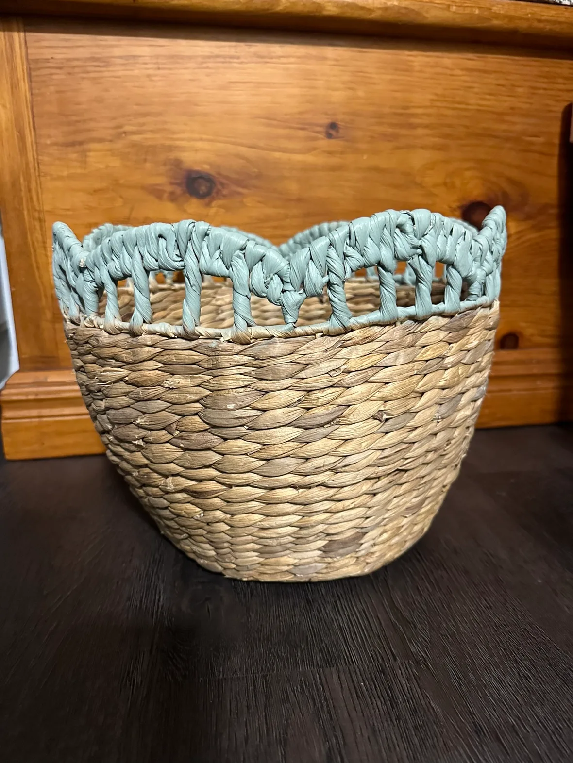 Nice wicker woven basket thumbnail