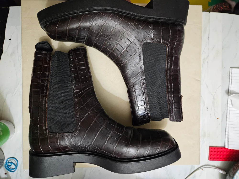 Vagabond Chelsea Boots image indicator(2)