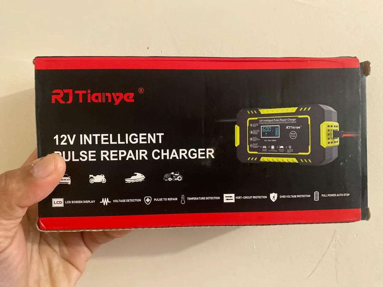 12V Intelligent Pulse Repair Charger thumbnail