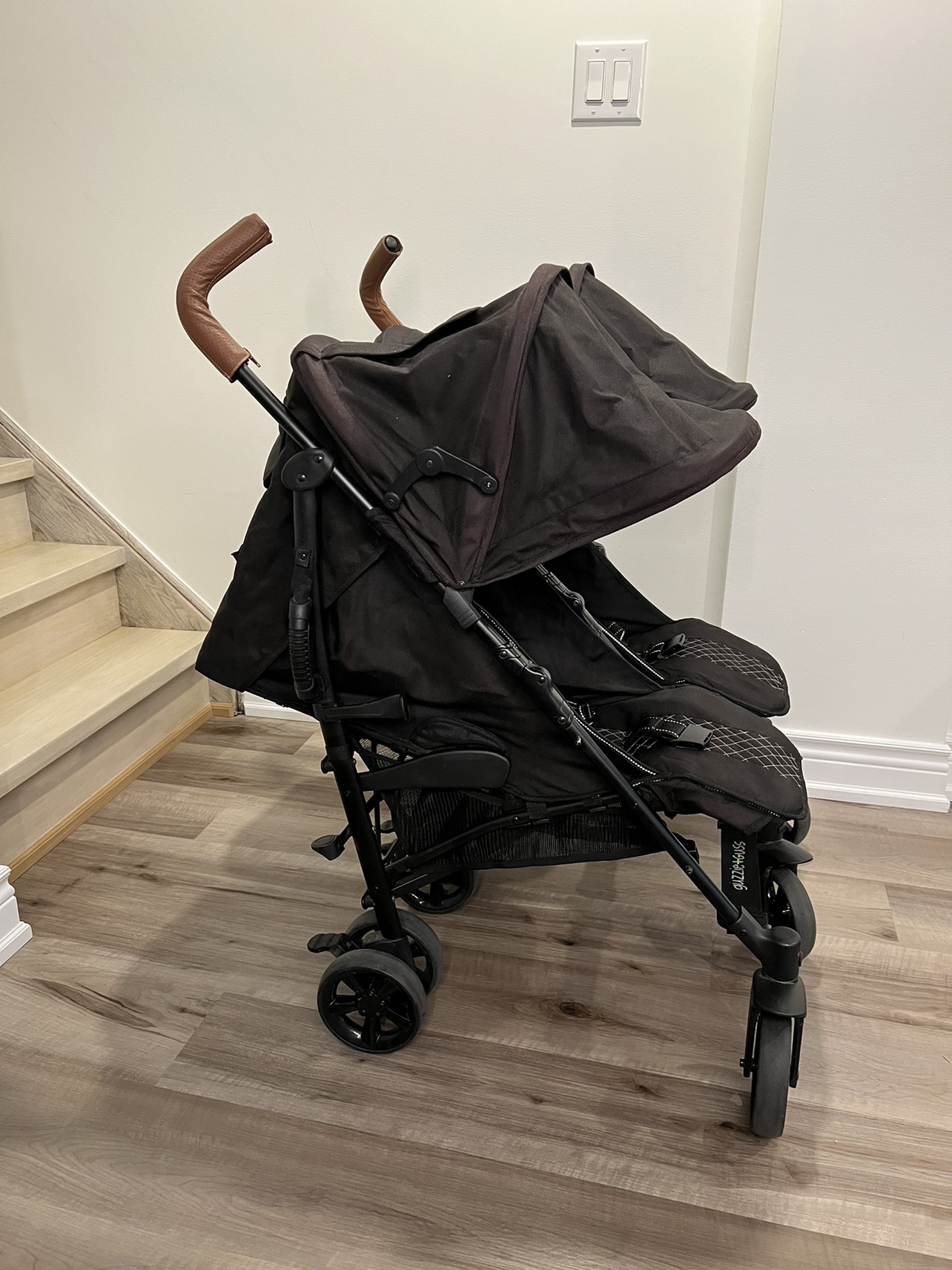 Guzzie + Guss twin stroller/double stroller - photo 4