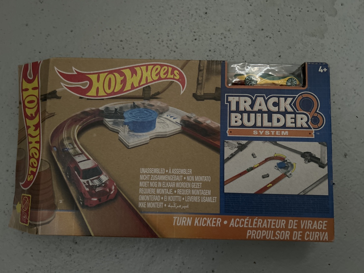 Hot Wheels Track Builder Turn Kicker