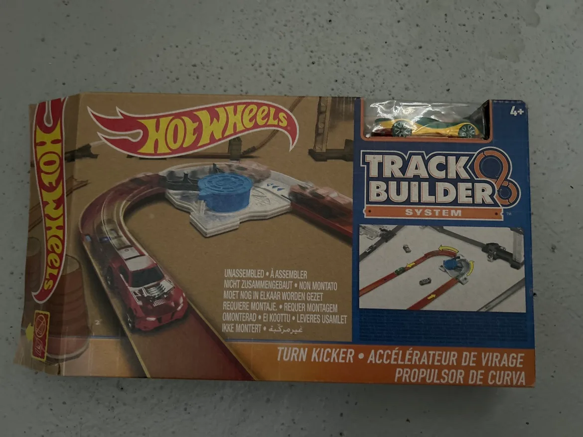 Hot Wheels Track Builder Turn Kicker thumbnail