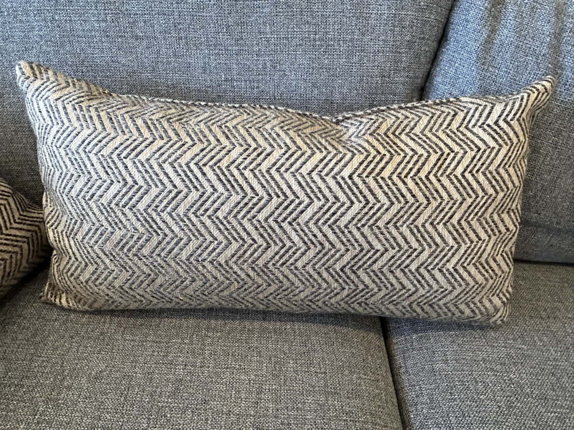 Chevron Pattern Throw Pillows x 2 - photo 2