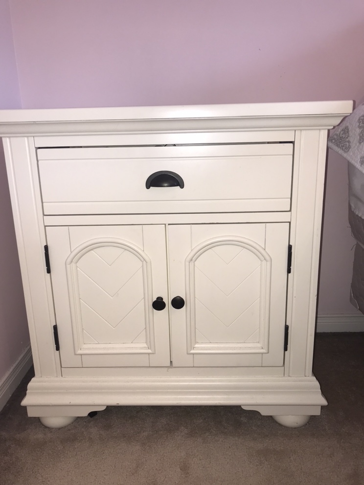 White Nightstand - photo 2