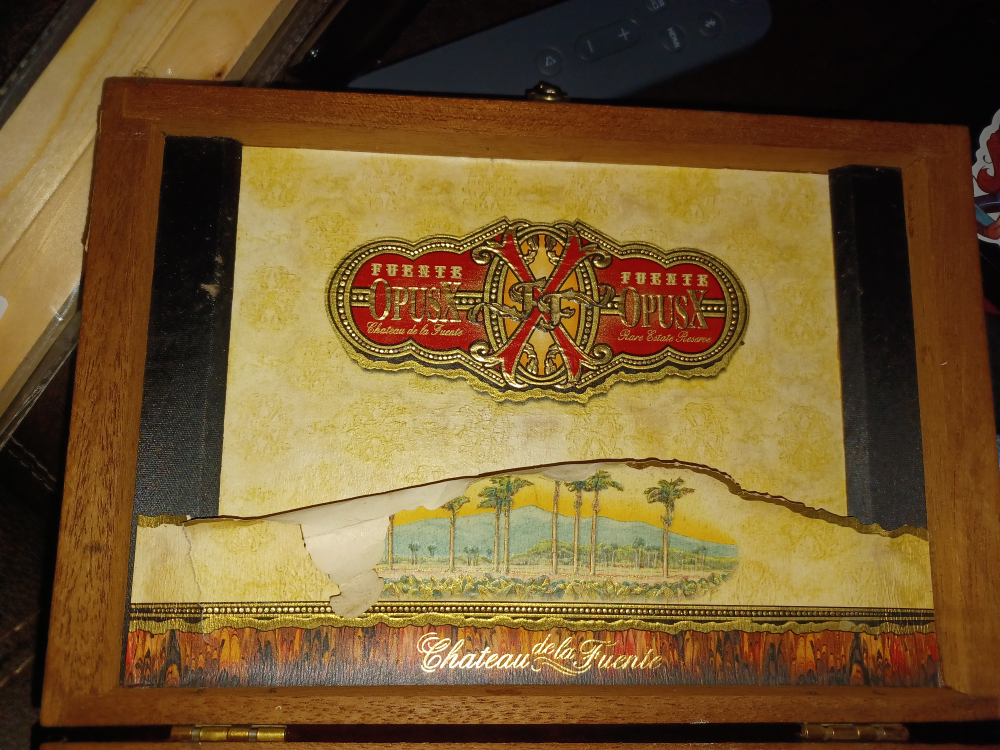 Fuente Fuente OpusX Chateau de la Fuente Cigar Box - photo 3