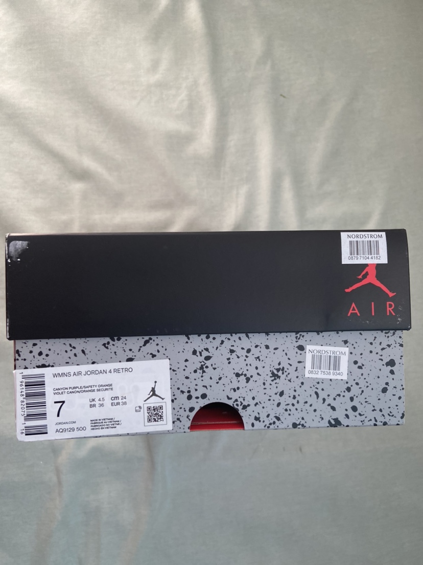 Air Jordan 4 Retro "Canyon Purple” - Size 7 Women’s - photo 3