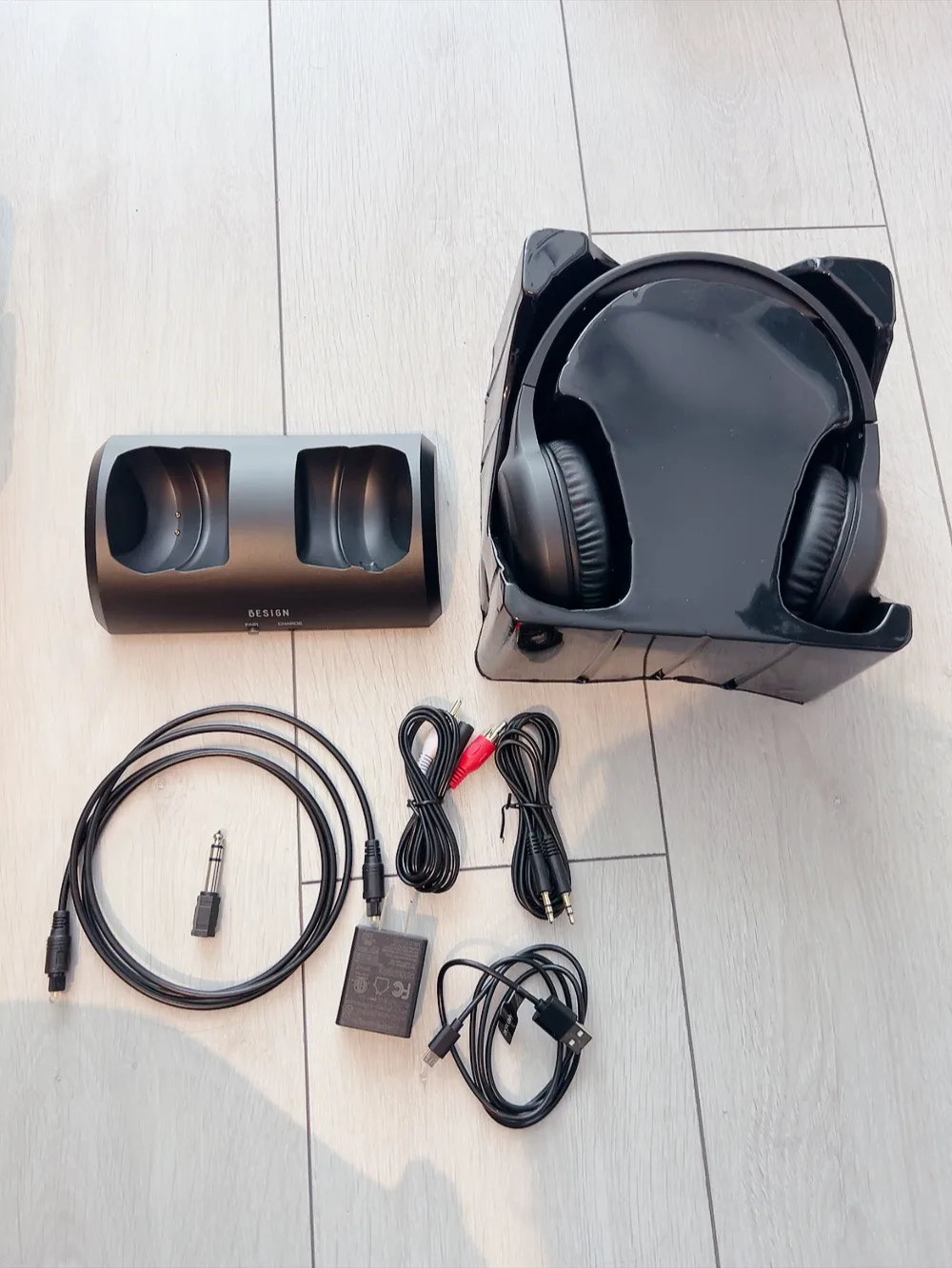 Open box🥕 Wireless Headphone for TV Transmitter Charging Dock image indicator(2)