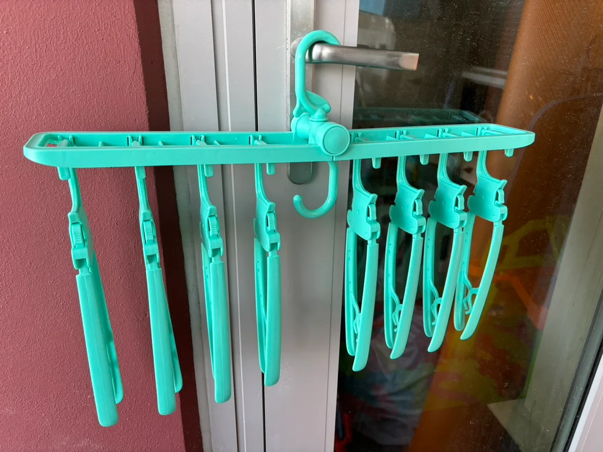 Folding Clothes Hanger image indicator(2)