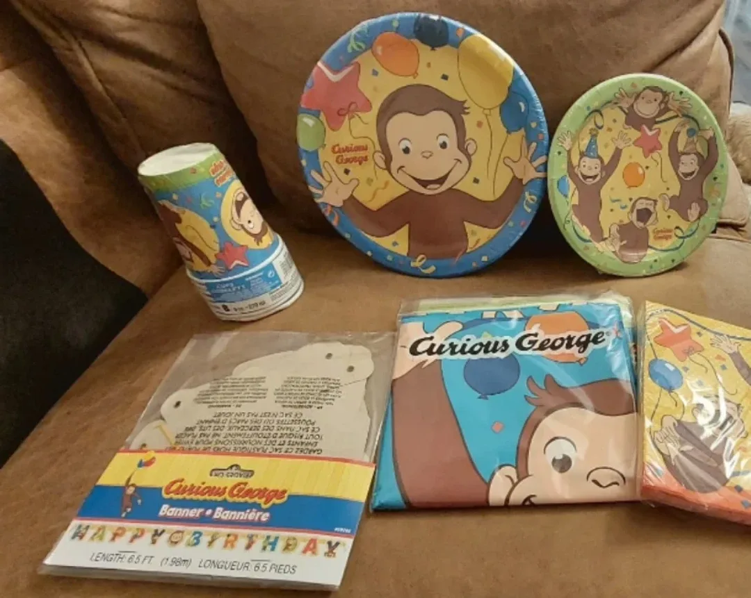 Curious George Birthday Party Supplies thumbnail