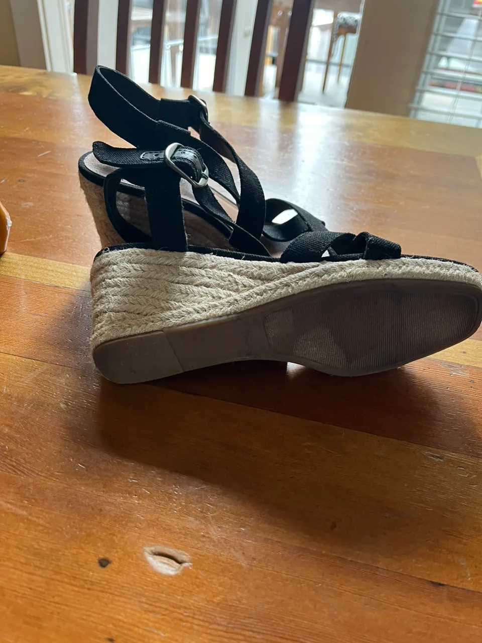 Lucky Brand Black Wedge Sandals image indicator(3)
