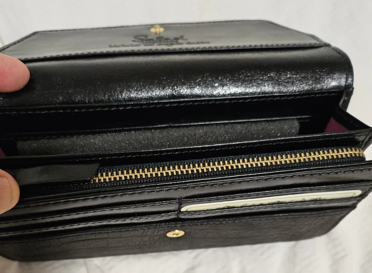 Salad Black Leather Wallet image indicator(6)