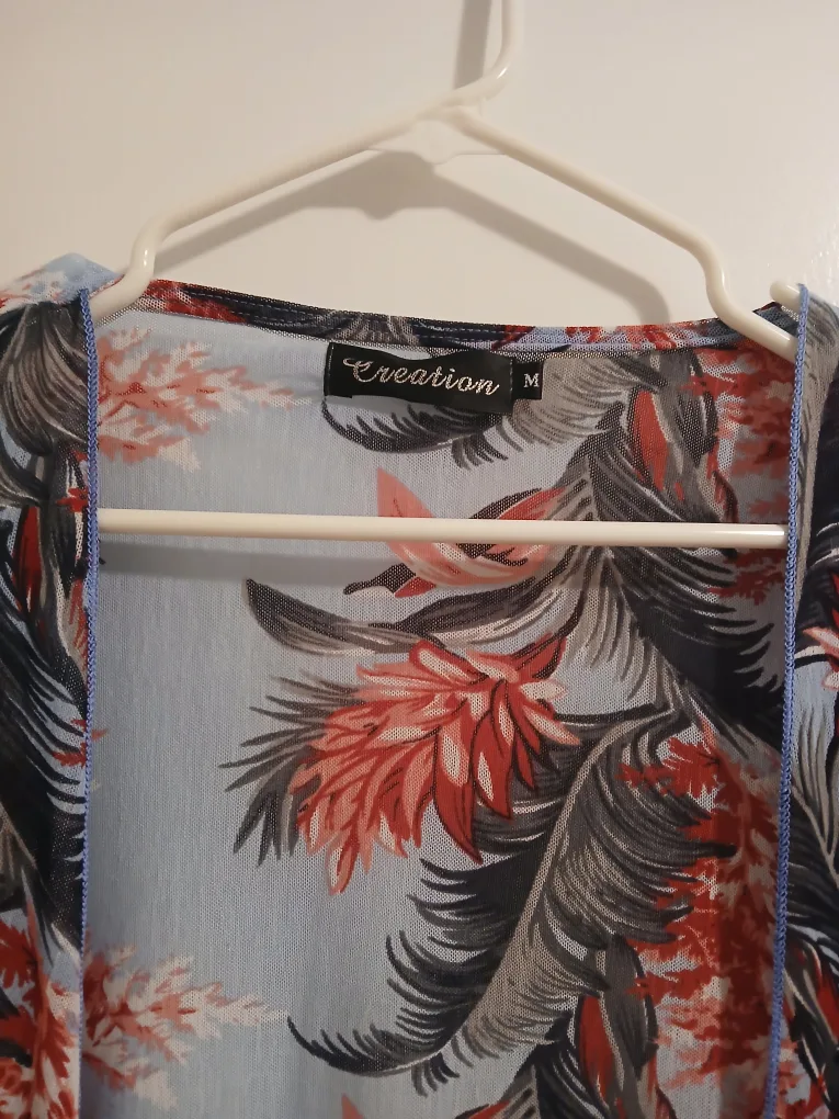 Floral Print Top/Cardigan, size medium (M) image indicator(3)