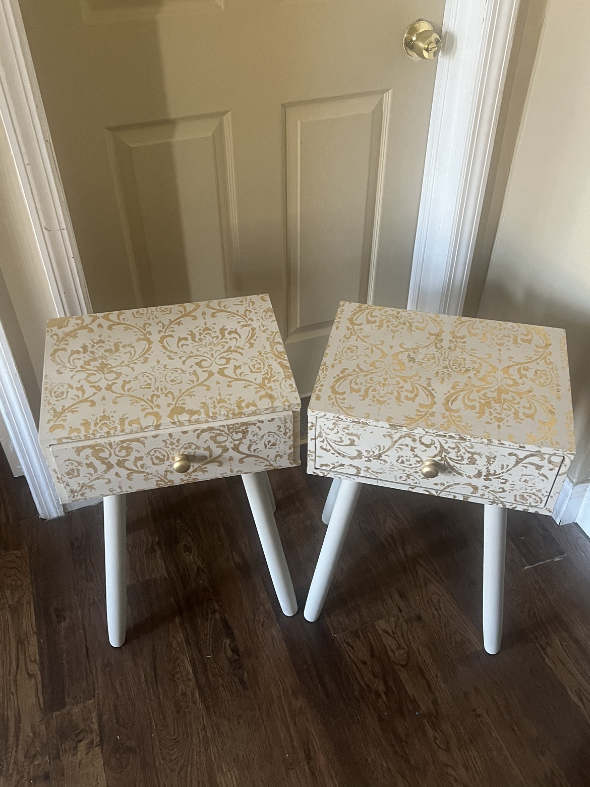 Pair of Nightstands/ Side Tables - photo 3