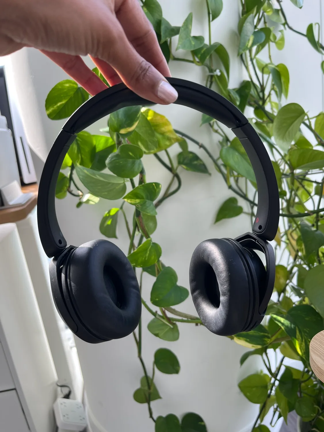 Sony Wireless Headphones thumbnail