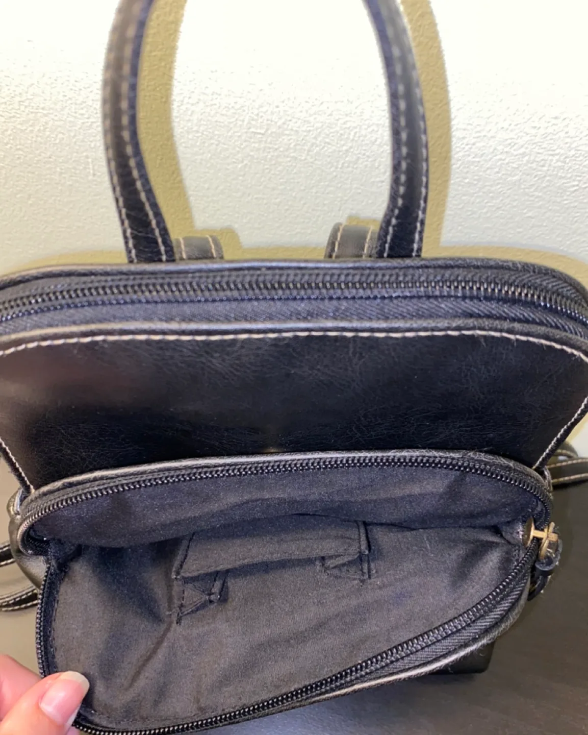 The Stone Small Leather Backpack image indicator(6)