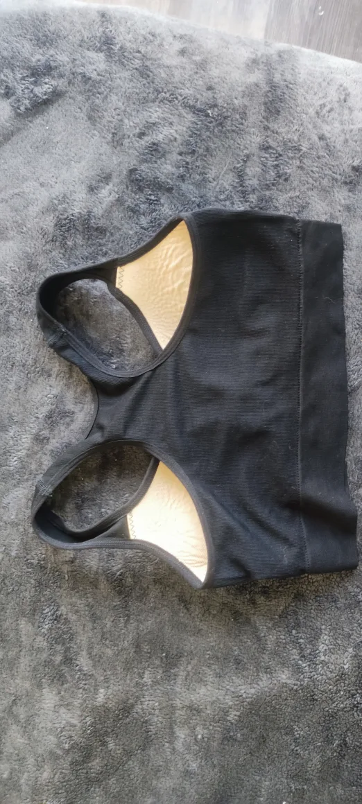 Black Sports Bra image indicator(3)