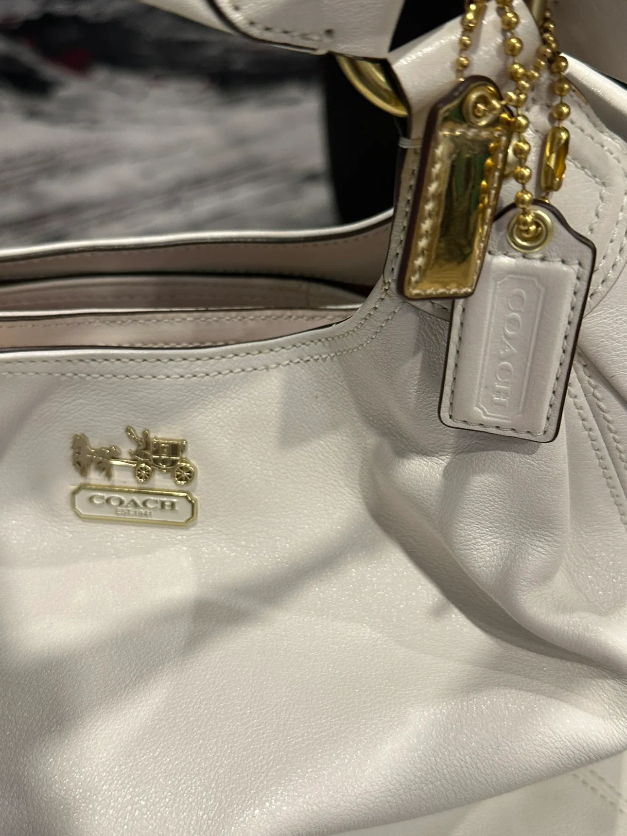 Coach White Leather Bag image indicator(5)