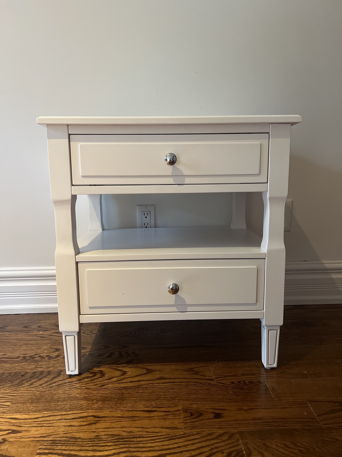 Safavieh New york 2 Drawer Wood Nightstand