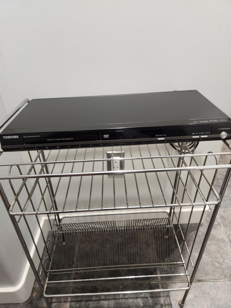 Toshiba DVD Player 🧡