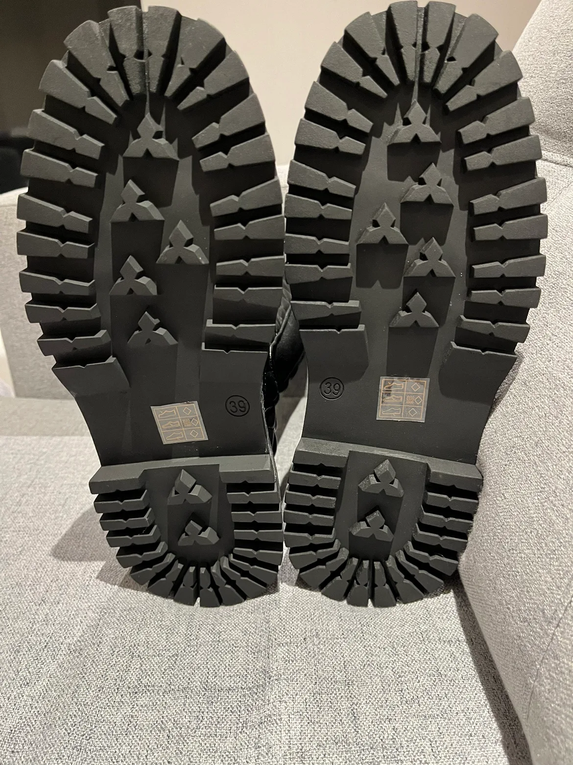 Black Quilted Boots image indicator(4)